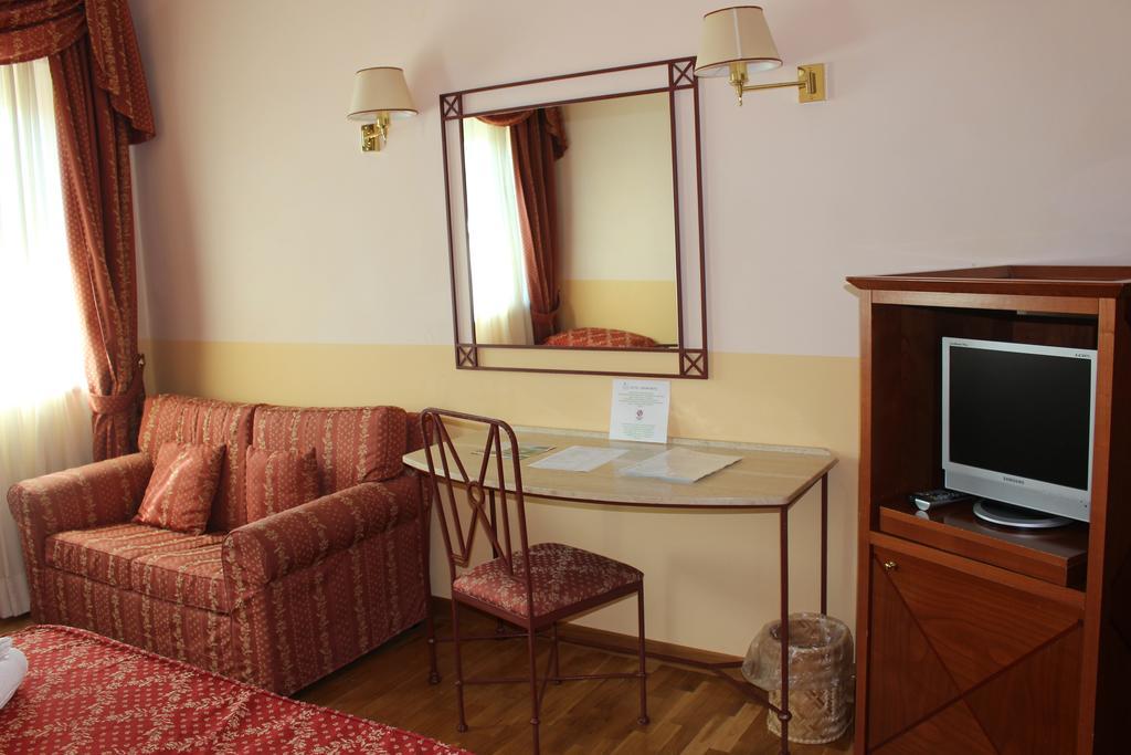Hotel Semifonte Barberino Val d'Elsa Bagian luar foto
